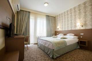 Отель Hotel Stil Клуж-Напока Улучшенный двухместный номер с 1 кроватью и балконом-3